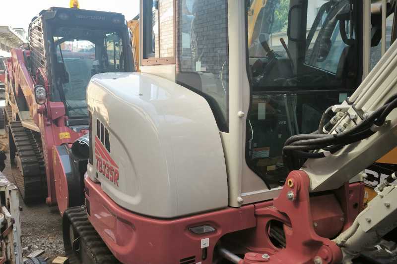 OmecoHub - Immagine TAKEUCHI TB335R